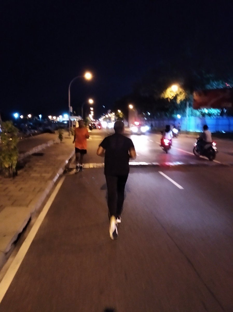 RaajjeRunners's tweet photo. Run for one!
#raajjerunners #runforone https://t.co/opFeYI5iBP
