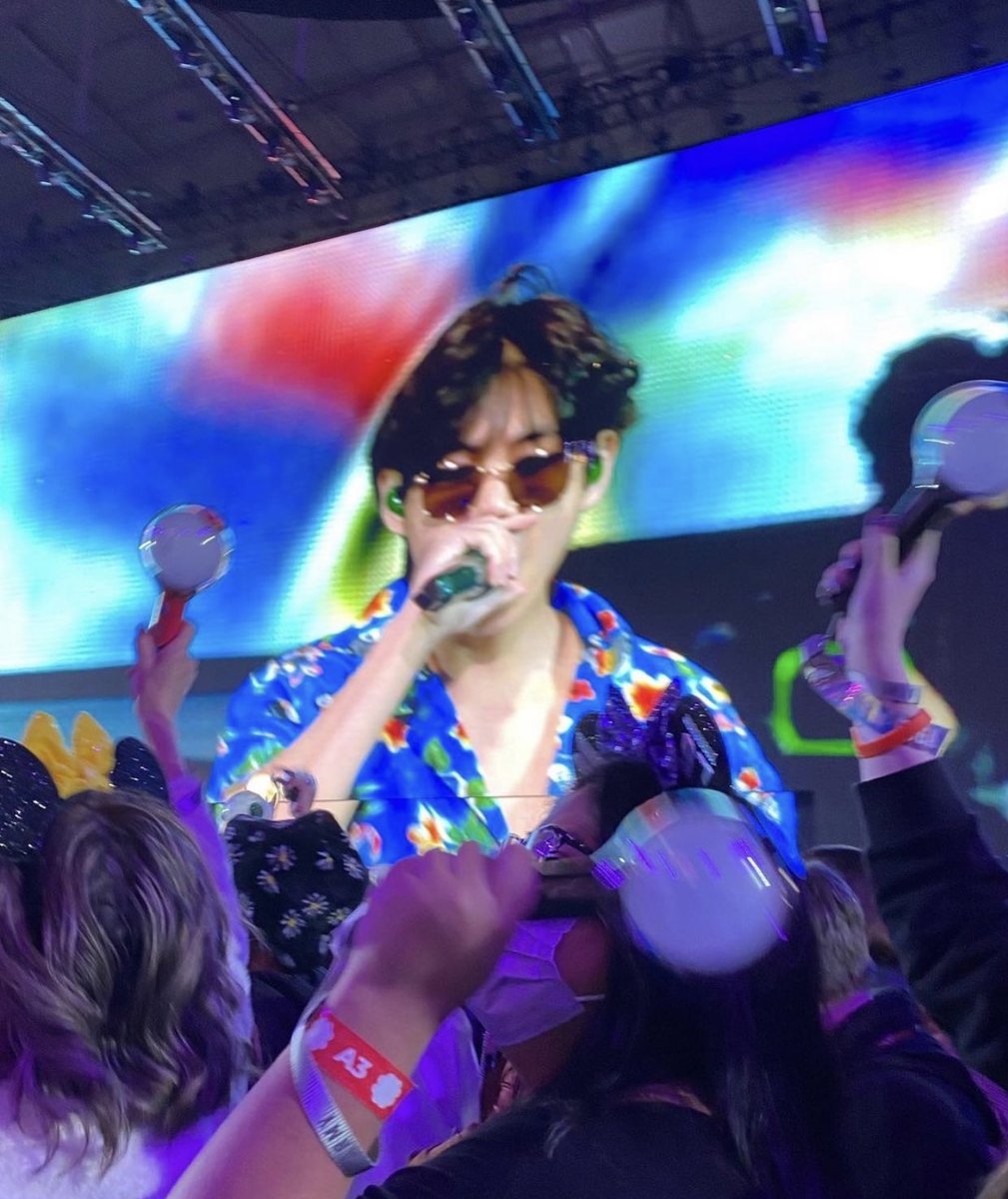_vwithv's tweet photo. TAEHYUNGGGG ALDJSLSLAÑAKJSALLASHS ME TIENES EN EL PISOOOOABBFKSLSLSLJSJSJSKW https://t.co/jXbZ9HeeT6