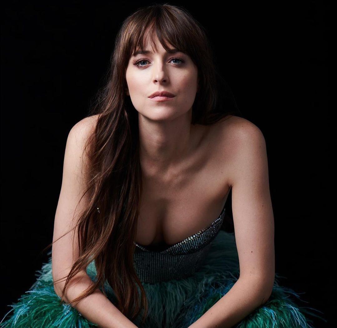flixophilic's tweet photo. She is BEAUTIFUL ♥️.
That's the Tweet.

#DakotaJohnson https://t.co/FbCN5whjfp