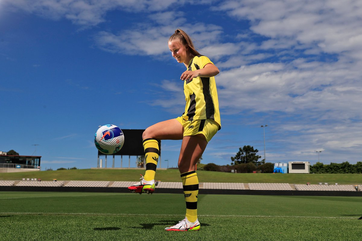 FIFAWWC's tweet photo. ✔️ Big matches for @NZ_Football &amp; @TheMatildas 

🏆 Announcement of 2023 #FIFAWWC match schedule

🇳🇿 A historic week for football Down Under continues today as @WgtnPhoenixFC become New Zealand's first professional women's club side

🙌 Good luck @1990Gemmalewis, @LilyAlfeld &amp; Co https://t.co/C0zE3WW80L
