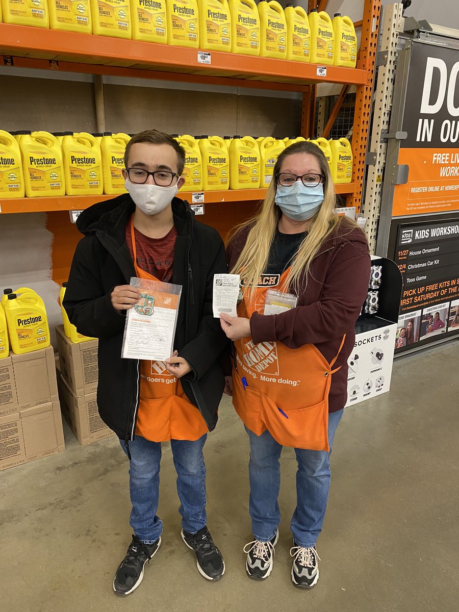 Huge shout out to Amir <a href="/1935The/">ChiRidge1935</a> cashier for providing excellent customer service that resulted in a $1400 recovery !! <a href="/javorski_rachel/">Rachel Javorski</a> <a href="/LuisV1901THD/">Luis E Valtierra</a> <a href="/IsmaelPerezJrHD/">Ismael Perez</a>