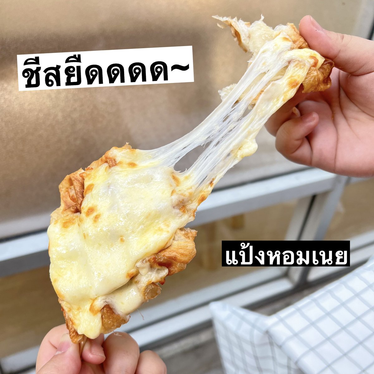 kptalonlak's tweet photo. ร้านขนมสไตล์เกาหลี น่ารักๆ #ย่านพุทธบูชา 
วาฟเฟิลเกาหลีฟาดครีมสดแบบจุกๆ แต่งหน้าซานต้า ครอฟเฟิล มีให้เลือกหลายแบบ
#ราคาไม่แพง เมนูเริ่มต้น 39.- 📍พิกัด : ร้าน https://t.co/WctSxND1TH ตลาดสวนหมาก
🗓ร้านเปิด17.30น.@Kin24hrs #อร่อยไปแดก #อร่อยบอ���ต่อ https://t.co/PDF4jPEKrm