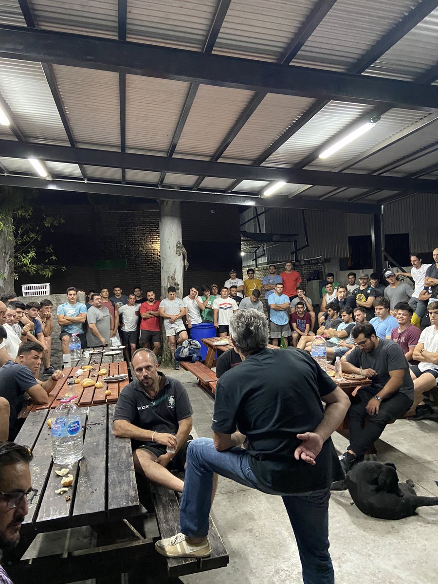 DuendesRC's tweet photo. Tradicional asado para festejar el campeonato 💪
•
#LosMejoresDelLitoral
#SomosDuendes 🏆 #SomosCampeones https://t.co/T9sBwTRBTZ