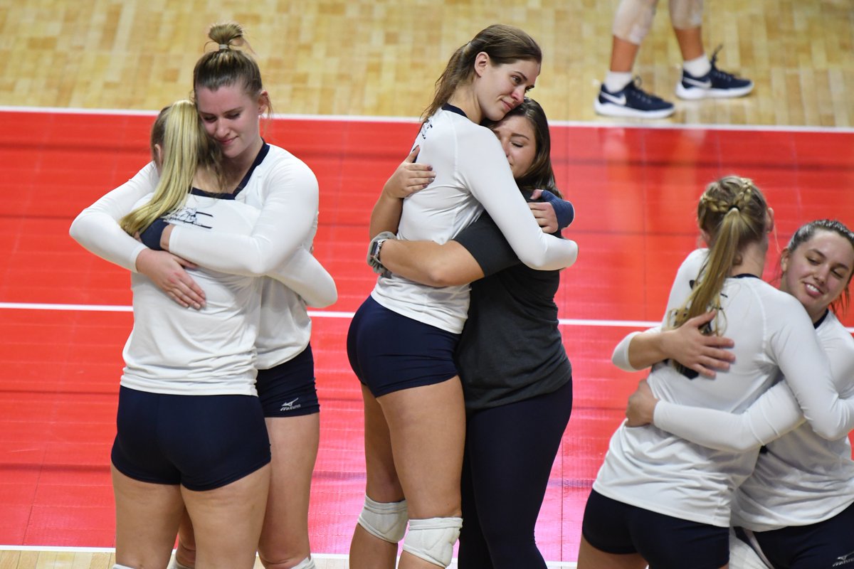 cunebulldogs's tweet photo. Shoutout to the @cunevolleyball seniors, winners on and off the court. #ForeverBulldogs https://t.co/6Nu5hq2TI9