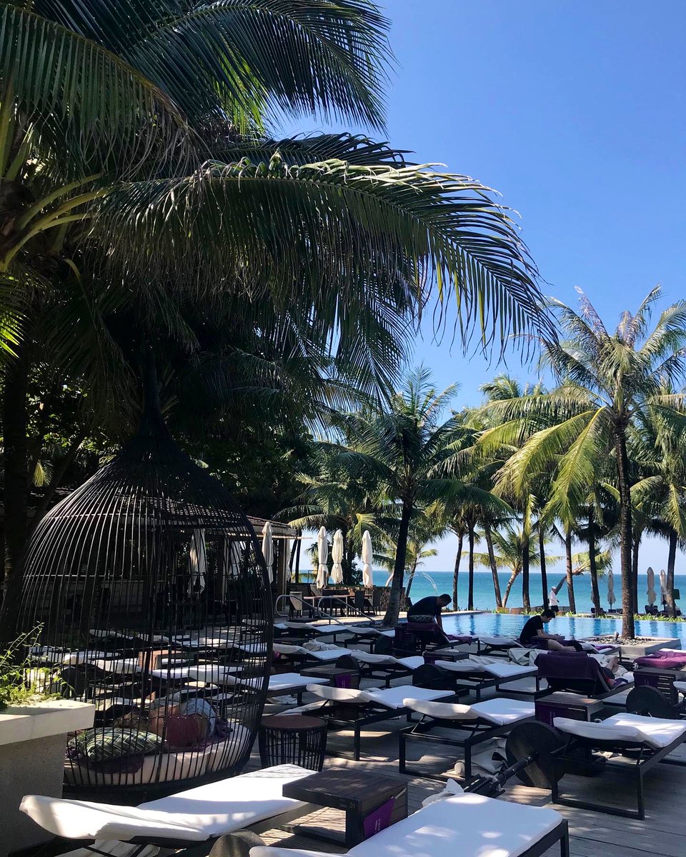 coconut_madam's tweet photo. 日本から近い海外
ベトナム🇻🇳
おすすめのリゾート地
12月から3月はベストシーズン
【フーコック島】 Pho Quoc Island
夕暮れのプールサイド
【サリンダ リゾート フーコック アイランド】Salinda Resort Pho Quốc
#旅行 #旅 #PhoQuoc #海外旅行 #ベトナム旅行 #旅部 #旅が好き #夕暮れ #プール https://t.co/sNO2v0RbWV