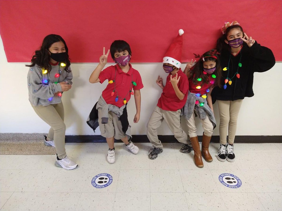 WinnetkaDISD's tweet photo. ๐Wildcats are merry and โbrightโ! โญ๏ธ
#WinterBlast #DallasISDFestive https://t.co/e1gpxIq01y
