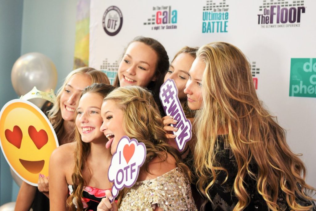 otfdance's tweet photo. TONIGHT IS THE NIGHT ๐ Tune in to the 2021 Virtual @sickkids Gala replay this evening @ 7pm EST & donate to the Child Life Department here: https://t.co/0pKyPhqmjk - Thank you for helping us #makeadifference ๐ #otf4sk #otfdance #sickkidsvs #giveback #spreadlove #fundraiser https://t.co/QMd5ndDJxw
