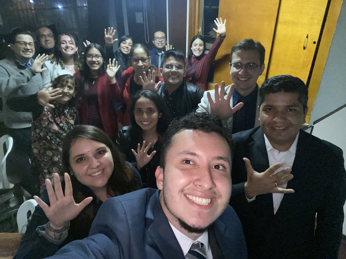 Nico24Mancer's tweet photo. Momentos previos al en vivo de hoy.

No olvides,#5DialogoEs conocer todas las experiencias que trasmiten en cada joven y así escuchar, reconocer y pasar a la acción. #MaratonJuvenil5D 

@PartidoMIRA @aydeelizarazoc @irmalherrera @carlos_guevara @ZARITHGARNICA https://t.co/llMlvMQY0m