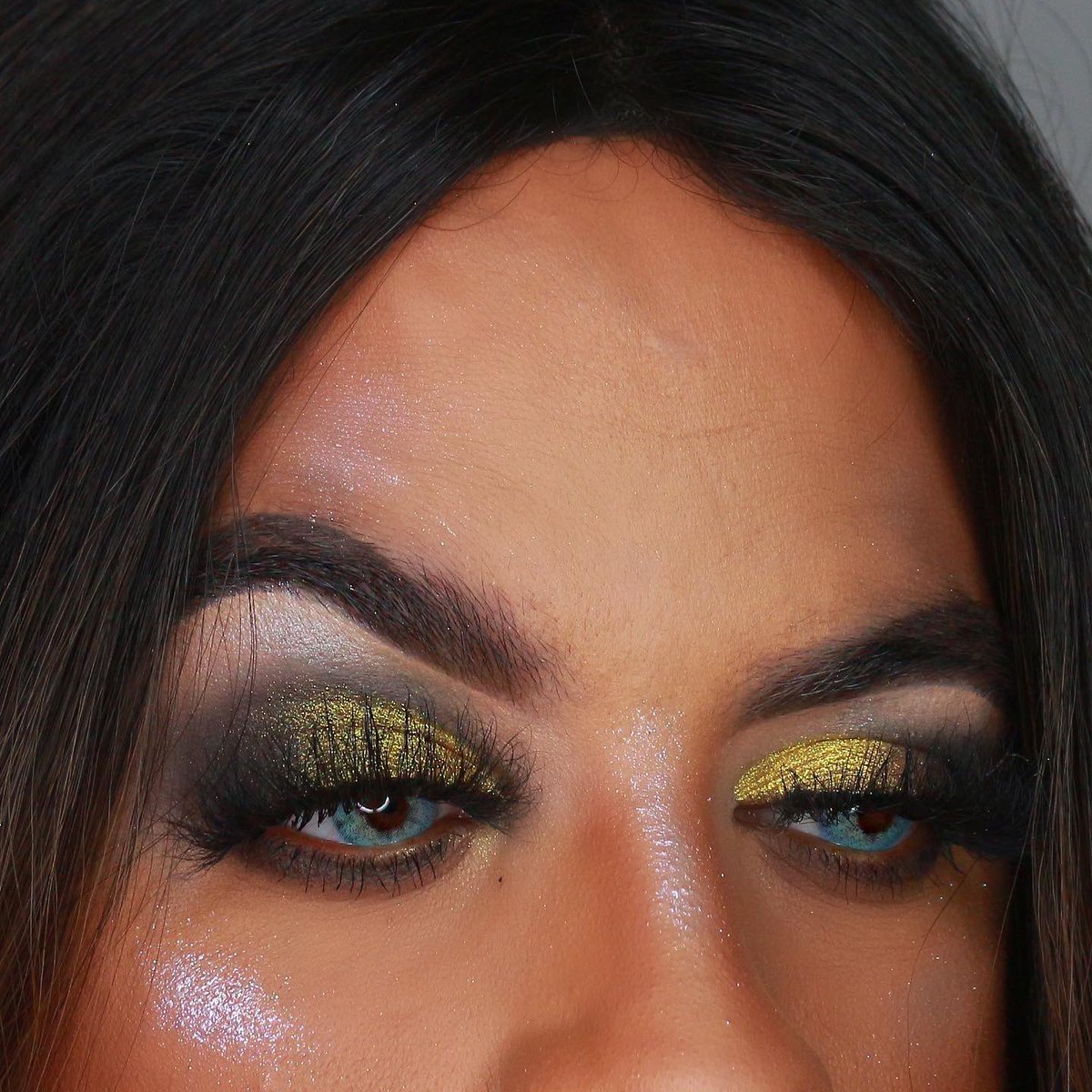 <a href="/HYIMJEN/">Jen Gerard 🐻❤️🥰🌈</a> <a href="/GerardCosmetics/">Gerard Cosmetics™</a> clean canvas eye base
<a href="/thecrayoncase/">The Crayon Case Cosmetics</a> highlighter powder in glowden
@maybelline superstay foundation 
<a href="/elfcosmetics/">e.l.f. Cosmetics</a> hydrating camo concealer 
@TheCrayonCase chalk dust setting powder in R &amp; A
<a href="/Ferocious_BCos/">FerociousBeautyCosmetics</a> liquid lipstick in Amanda