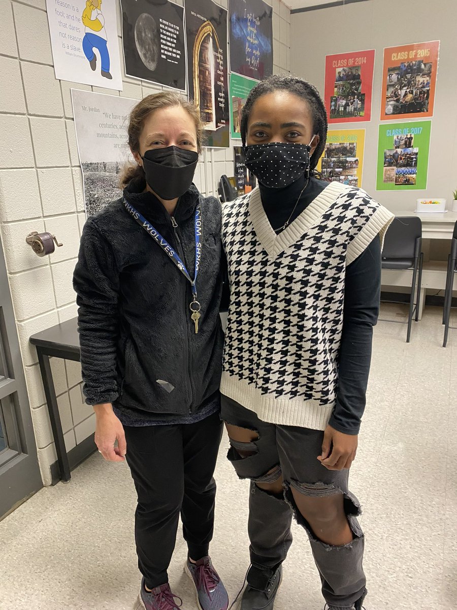 WKWBK's tweet photo. It’s staff appreciation week for WKGBK. Mycah Hill is recognizing Mrs. Glaros for being Passionate!  @wcsdistrict #ourstaffleadsthepack @KilbourneSports @WKHS_Krazies @WKHSWolves #rocketboosters https://t.co/JKPf2jdzsF