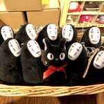 可哀そうなジジ!？サイズと在庫の都合により居心地が悪そうなところに配置されるw