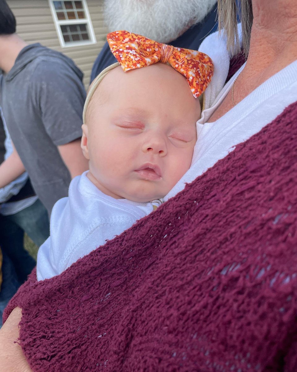 _blakewebbb's tweet photo. My sweet bald headed girl 🥺💕 https://t.co/GgJRHnVIk3