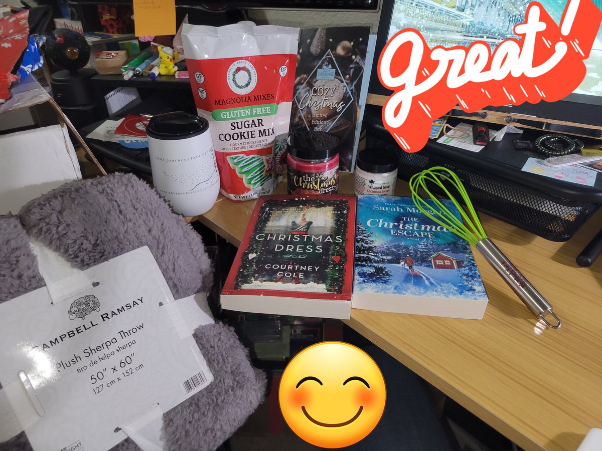 booknerd1325's tweet image. The Cozy Christmas limited edition box from Unplugged Book Box is on point- blanket, cookies, smelly things and a drink tumbler cup. 
Just need a fire place and 2 ft of snow outside. Lol.
#unpluggedbookbox
#cozychristmas