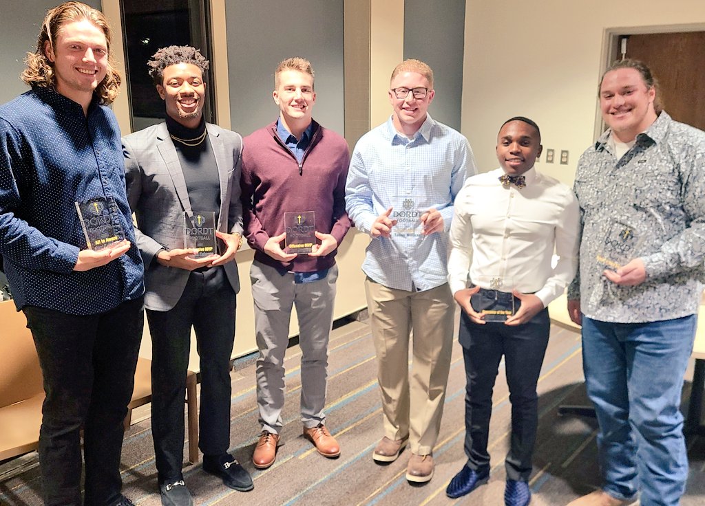 DordtFB's tweet photo. Congrats to our Team Banquet Award Winners.

All-In: OL Alex Huisman
Def. MVP: DB Nathan Kabongo
Off. MVP: WR Levi Jungling
SpT. MVP: LB Tanner Millikan
Newcomer: RB Josh Bush
Hard Knocks: DL Sam Andrews

#DefenderWay https://t.co/JerNHha1mv