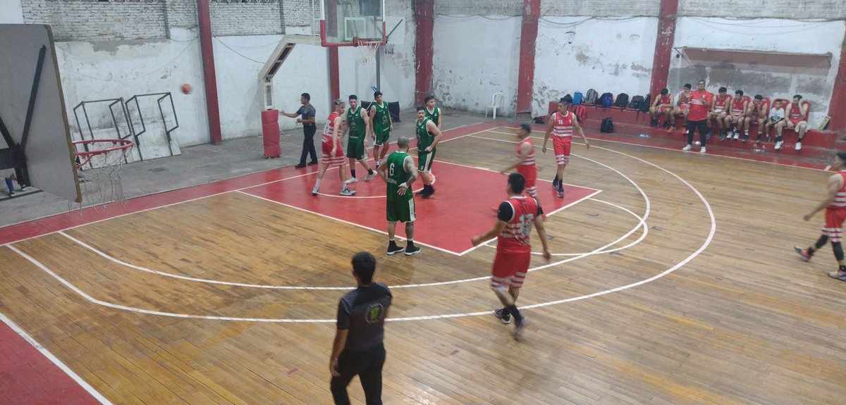 RMilenium's tweet photo. 🕑 3' del tercer cuarto
#huracan 54
#Asociacionmitre 44
#redmilenium #prefederal #basquet #tucuman https://t.co/F3kmtLxEG5