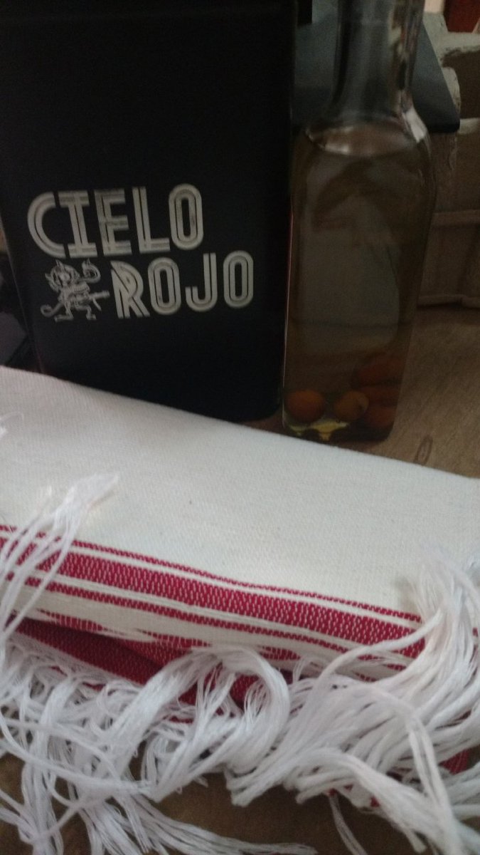 petrohs's tweet photo. @ProdCieloRojo #SoyFanCieloRojo  Se lucieron con los regalitos https://t.co/TLydWND84b