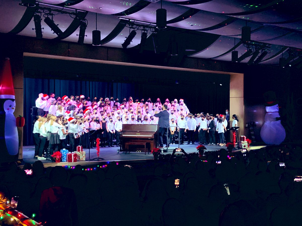 Willard 6th Grade Chorus students rocked their Winter Concert tonight! So proud of this group!❤️❤️❤️ Shout out to Erik Jacobs and Damaris Odebode for putting together such an amazing event! <a href="/WillardLCPS/">WillardLCPS</a>  @thechoirdude
