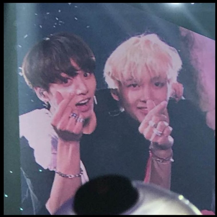Bangtan60360372's tweet photo. #taekook #bigscreen #LA_BTS
One time for present Two times for past https://t.co/bgfT81umwA