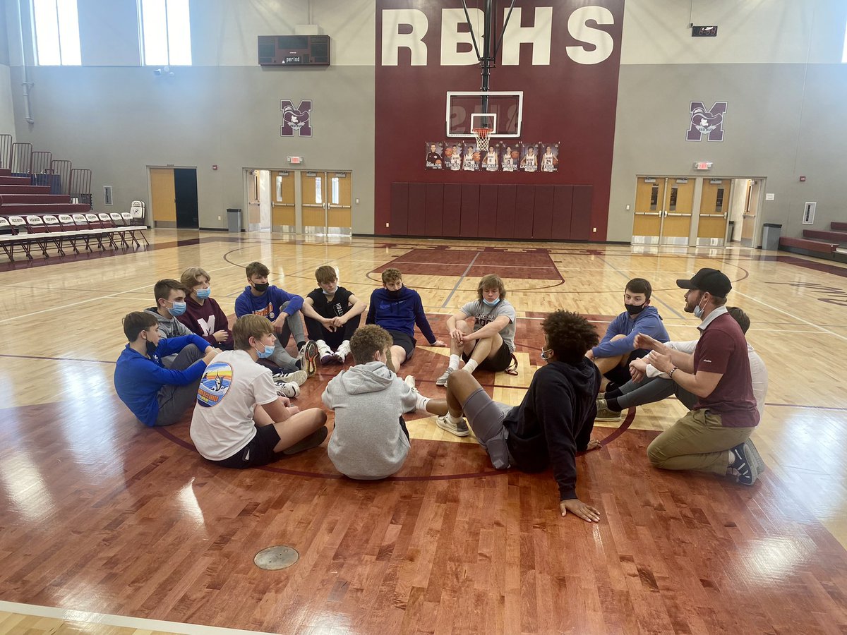 RedBudFCA's tweet photo. Fun games, great discussions, &amp; serving the Lord!
“Whatever you do, work heartily, as for the Lord” Colossians 3:23 #FCA #redbudhs https://t.co/NkgdoDz32O