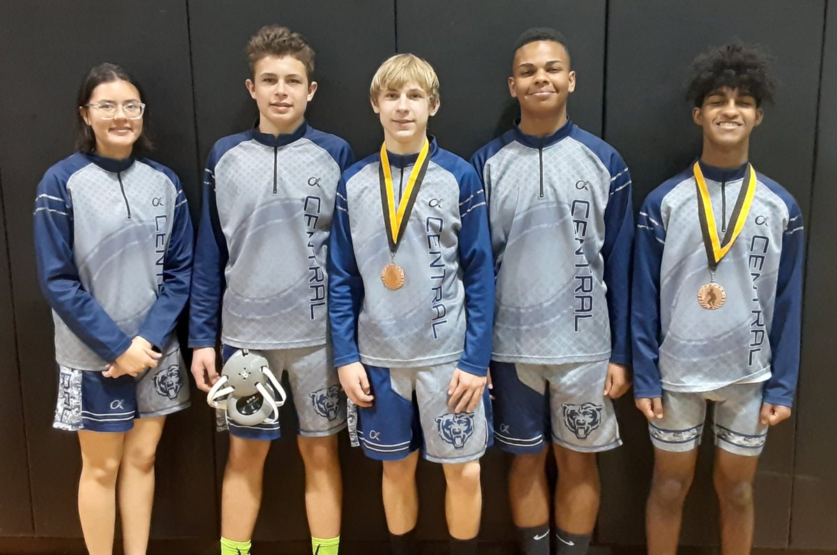 Great job by these guys and girl at the Citrus JV meet! (Not pictured: Jayden's Gold Medal🥇)