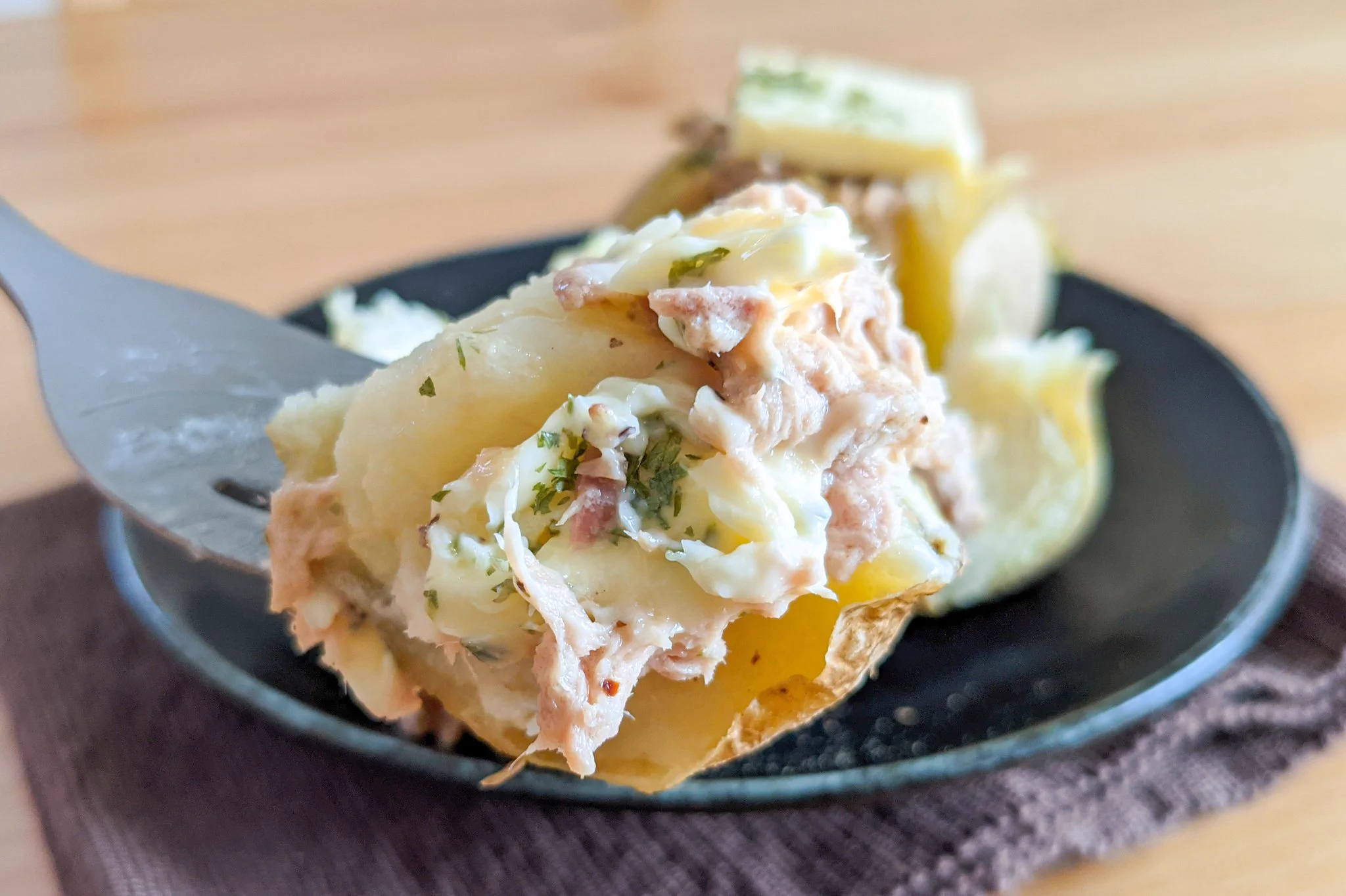 ぜひ夕飯のお供に！「悪魔のツナマヨじゃがバター」