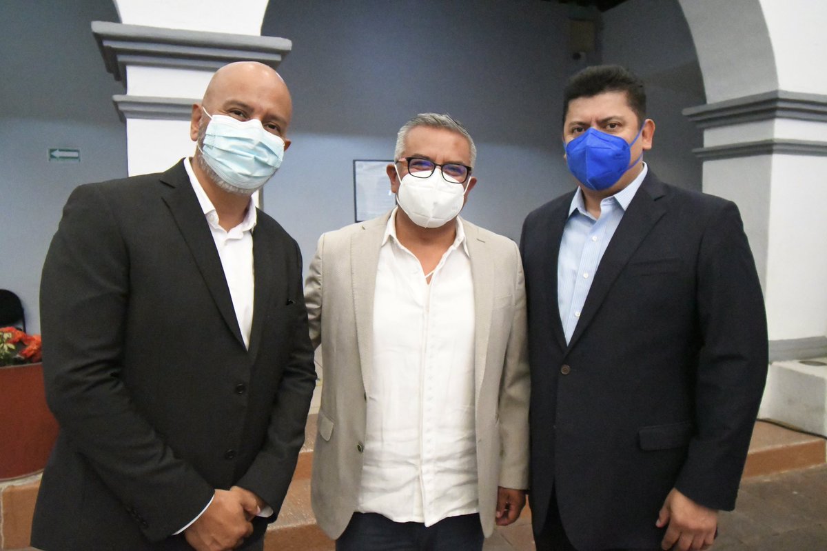 chusmtz_'s tweet photo. Con afecto de amigo y compañero de camino en este tiempo en que nos ha tocado vivir, deseo expresarles mi gratitud por compartir conmigo la experiencia del servicio público en la representación política de regidor de nuestra entrañable y bella ciudad capital. ¡GRACIAS🙏🏽! #Chus https://t.co/ZC0VfFM94S