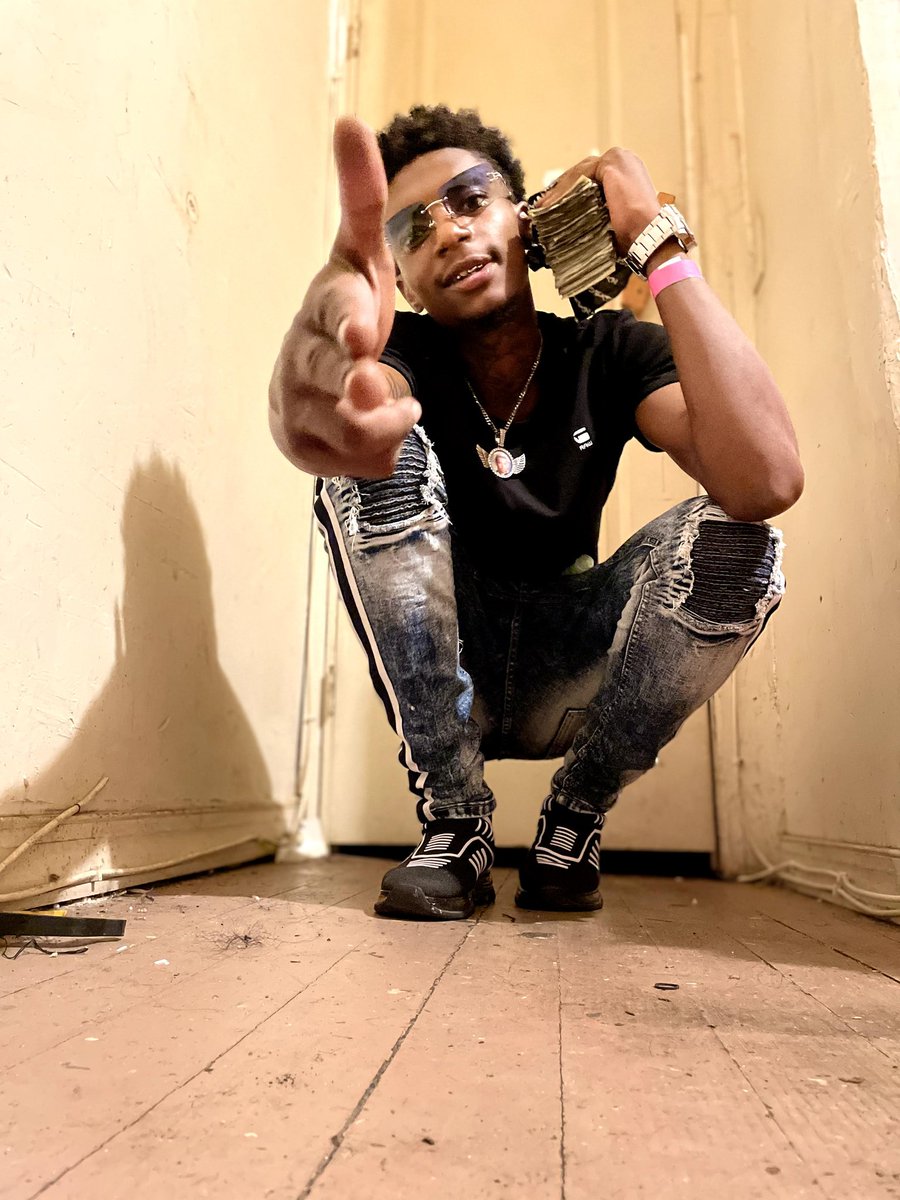 EMoney_1800's tweet photo. I don't gotta say to much 💰🔞✨ #NFCSHXT🦾 https://t.co/BTqkUtEch4