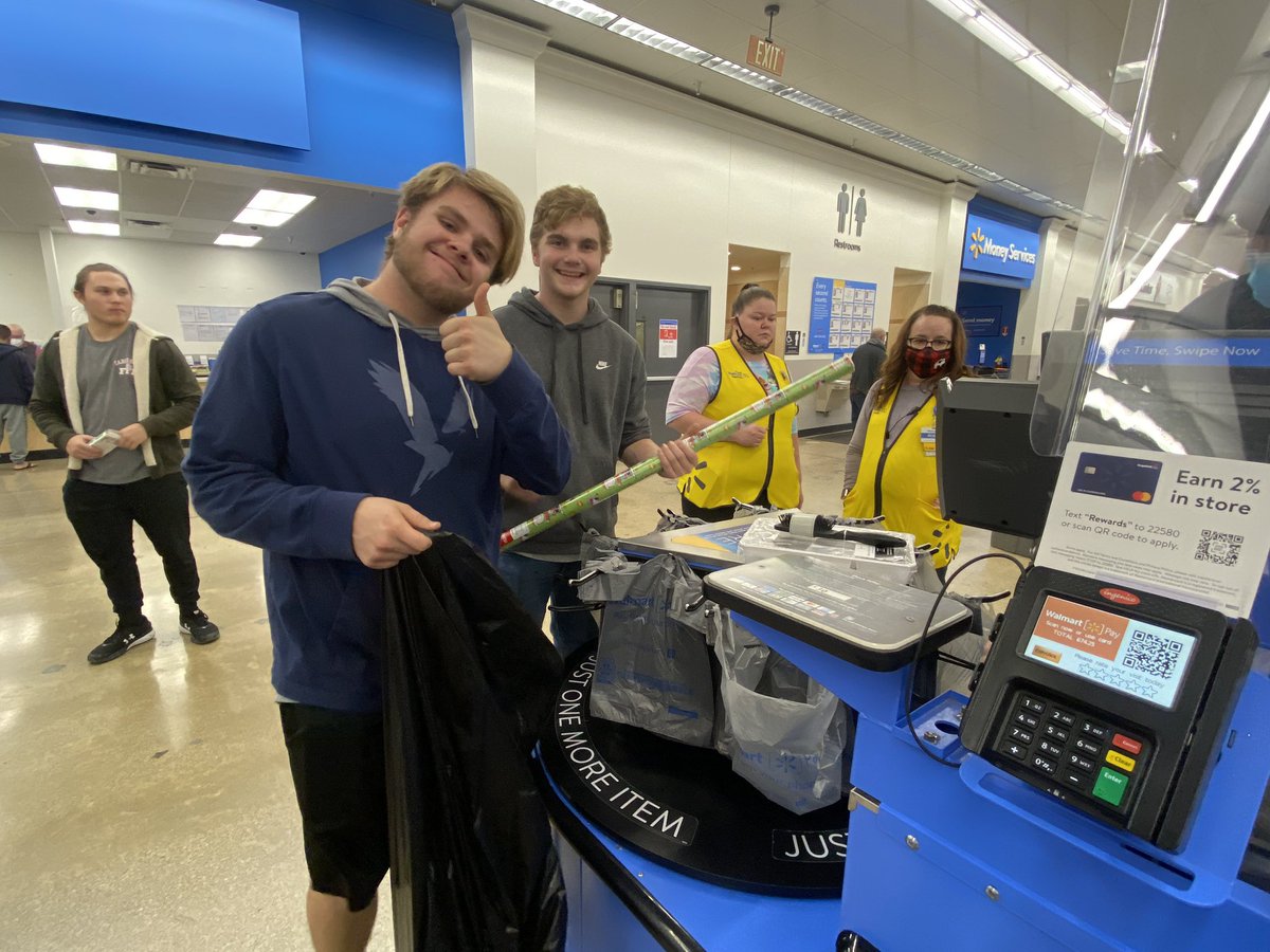 CardingtonFFA's tweet photo. ‘Tis the season of GIVING✨

44 Members travelled to Walmart to purchase gifts for 16 children &amp; 5 families in our community for the holidays!🌲 

If you have the ability, you have the responsibility &amp; we’re glad we were able to love our neighbors a little extra this year.🤍 https://t.co/KfZKQtyZG8