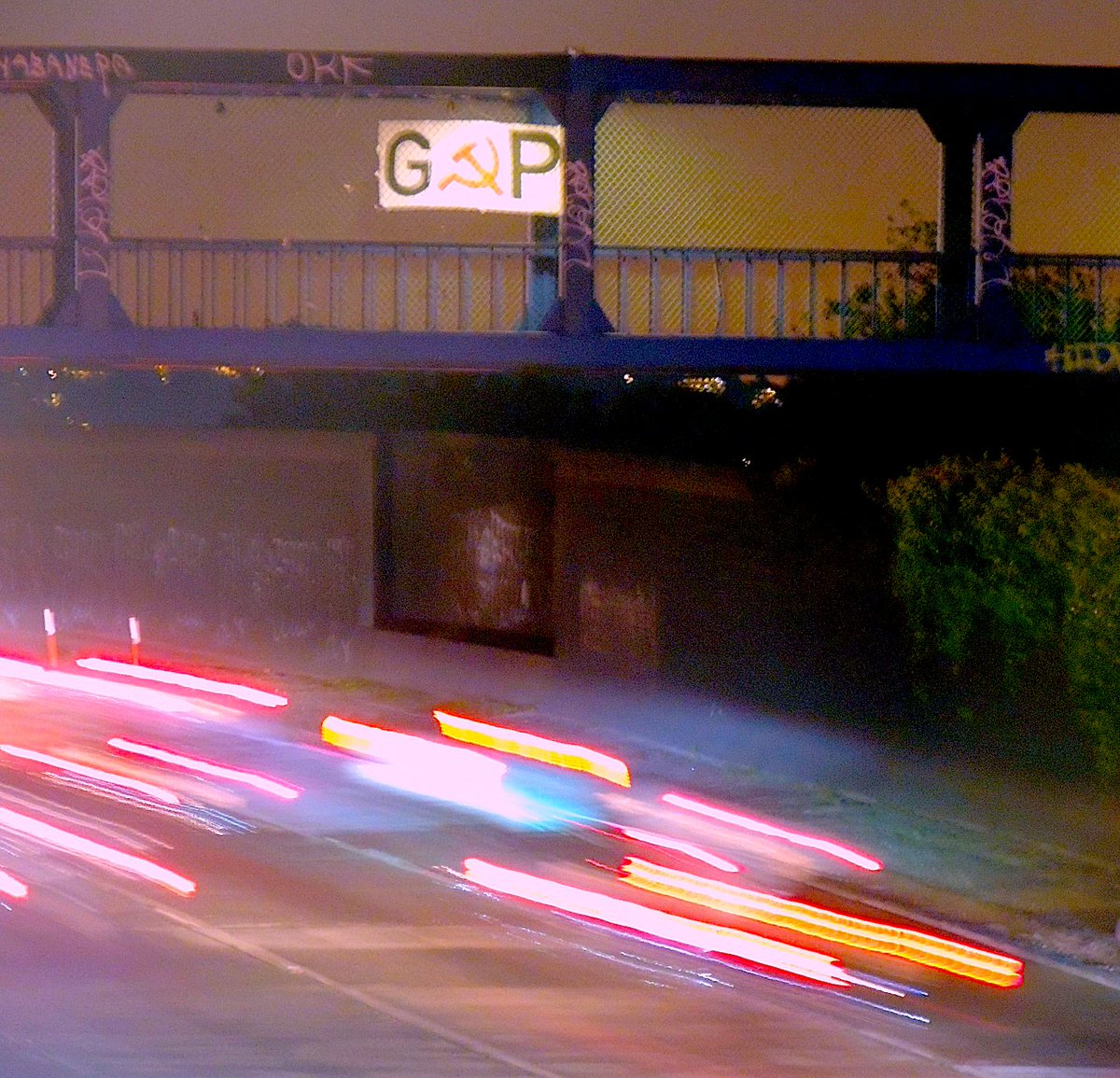 politicallands1's tweet photo. To maximize lighting from an overhead source, stuff papers, folded cardboard or use wire to angle out the bottom of the sign a couple of degrees from vertical. Doesn't have to be much.
https://t.co/IWEzWTPUkg
#Resist #GOPDeathCult #GOP #GQP
#Freewayblogger #DefendDemocracy https://t.co/zYngmUnPar