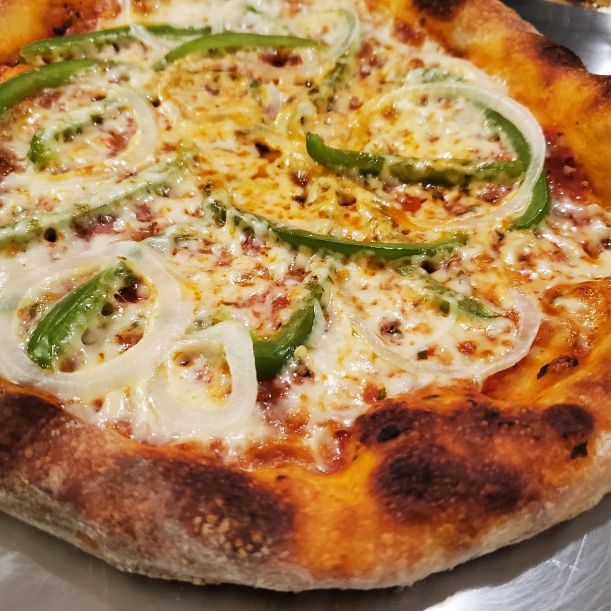 venkmaniac's tweet photo. Back on the #homemade #coldfermented #pizza game. It's been a crazy week so far. I've earned this! πππ https://t.co/ClPwk0Mviw