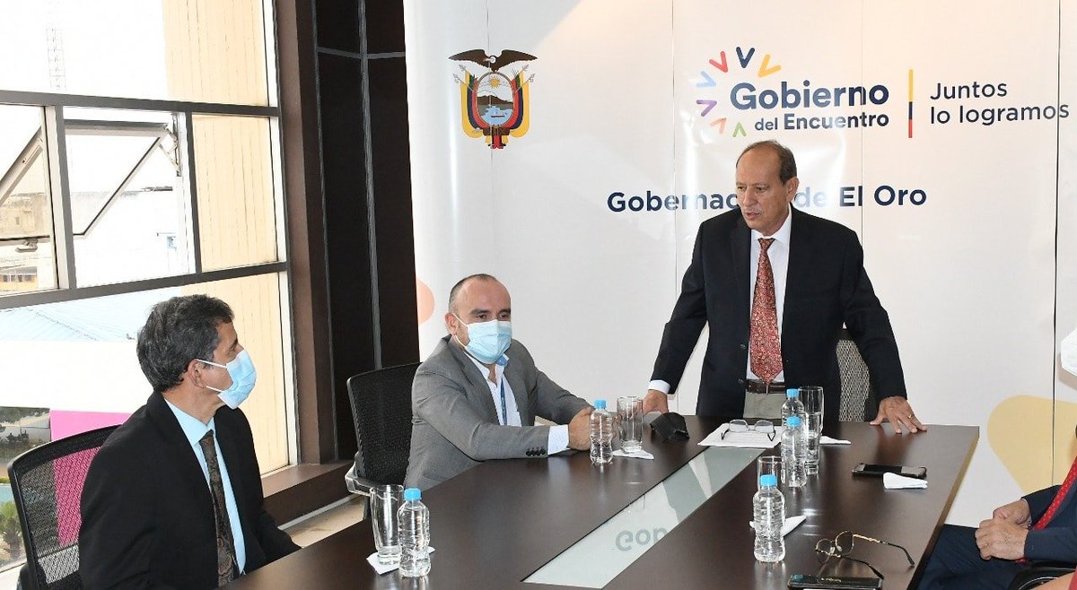 Recibiendo la visita protocolaria del coordinador de Educación Zona 7 Camilo Espinoza y los seis Directores Distritales de esta cartera de Estado de la provincia, dialogando sobre las acciones gubernamentales desarrolladas en esta área. Articulando el trabajo territorial.