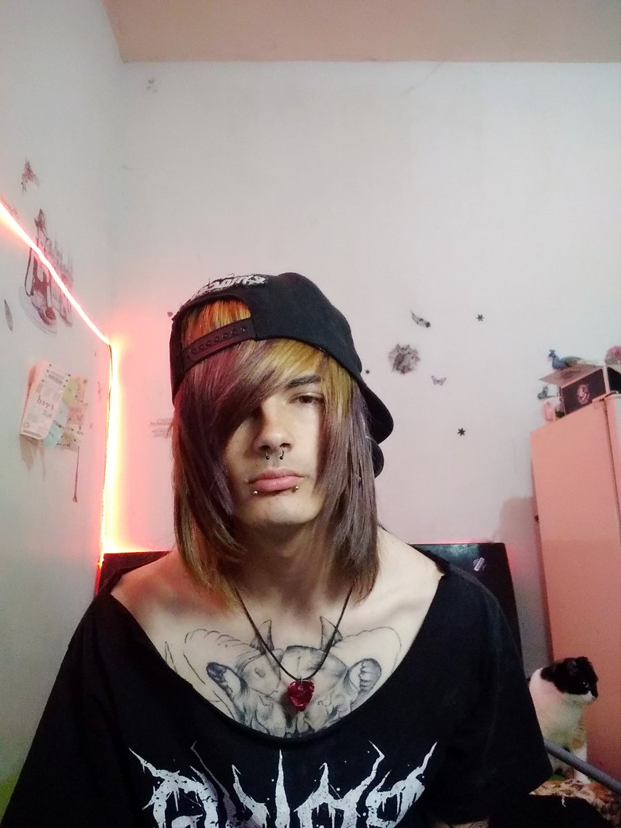 SebastinCore1's tweet image. #emo #modeloalternativo