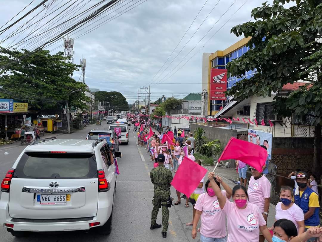 PinoyAkoBlog's tweet photo. Iba magmahal ang mga Ilonggo!

Certified #Kakampink ! 

💗💗💗 https://t.co/u859Pzxn6y