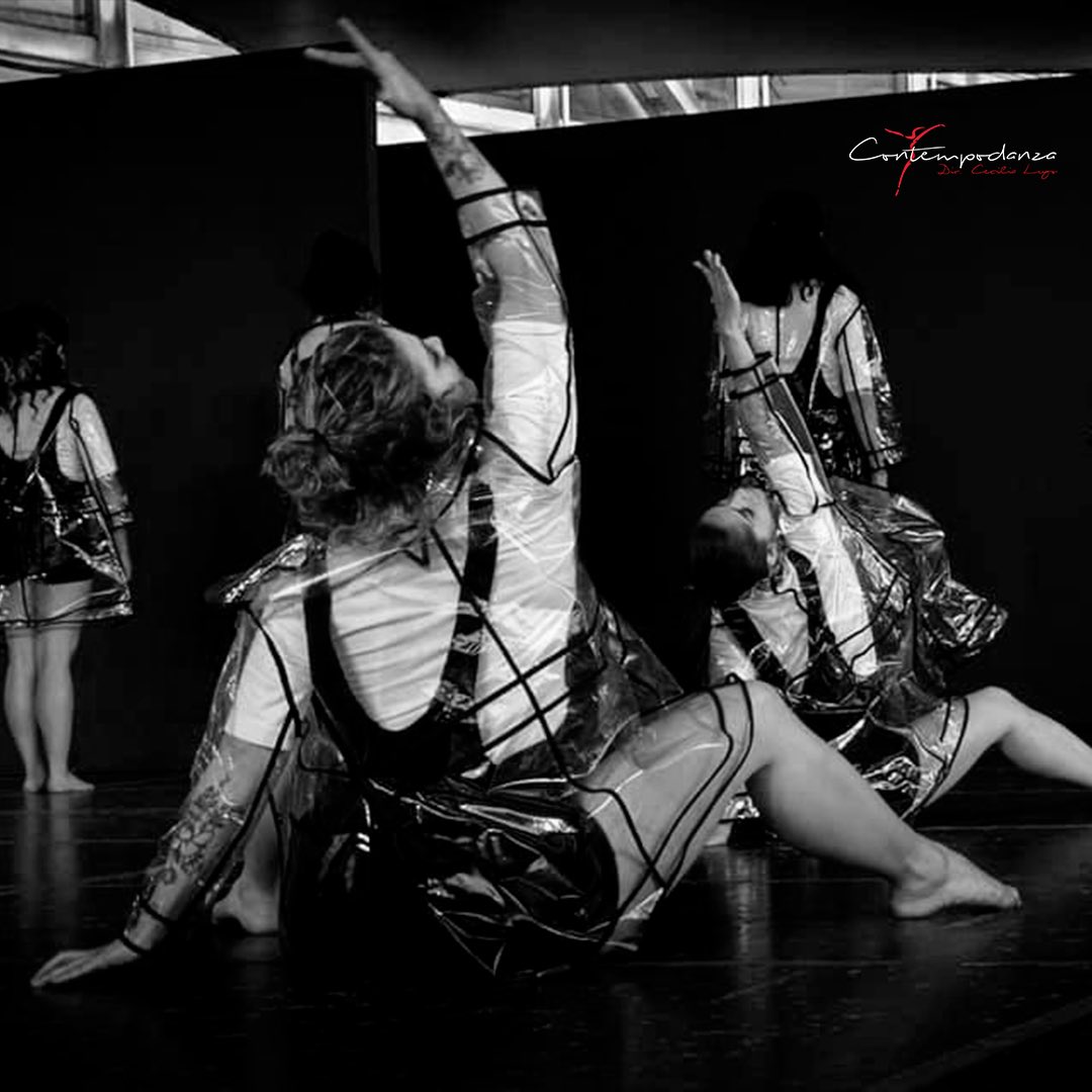 ContempodanzaMX's tweet photo. ÚLTIMA OPORTUNIDAD PARA PARTICIPAR EN LA AUDICIÓN para formar parte de la generación 2022 de la Formación Profesional para bailarines en danza contemporánea.
INSCRIPCIONES
📲55 6449 5599
coordinacontempoescuela@gmail.com
#FormaciónenDanza
#AudicionesDanza
#Danza https://t.co/hzaY31R5Rx