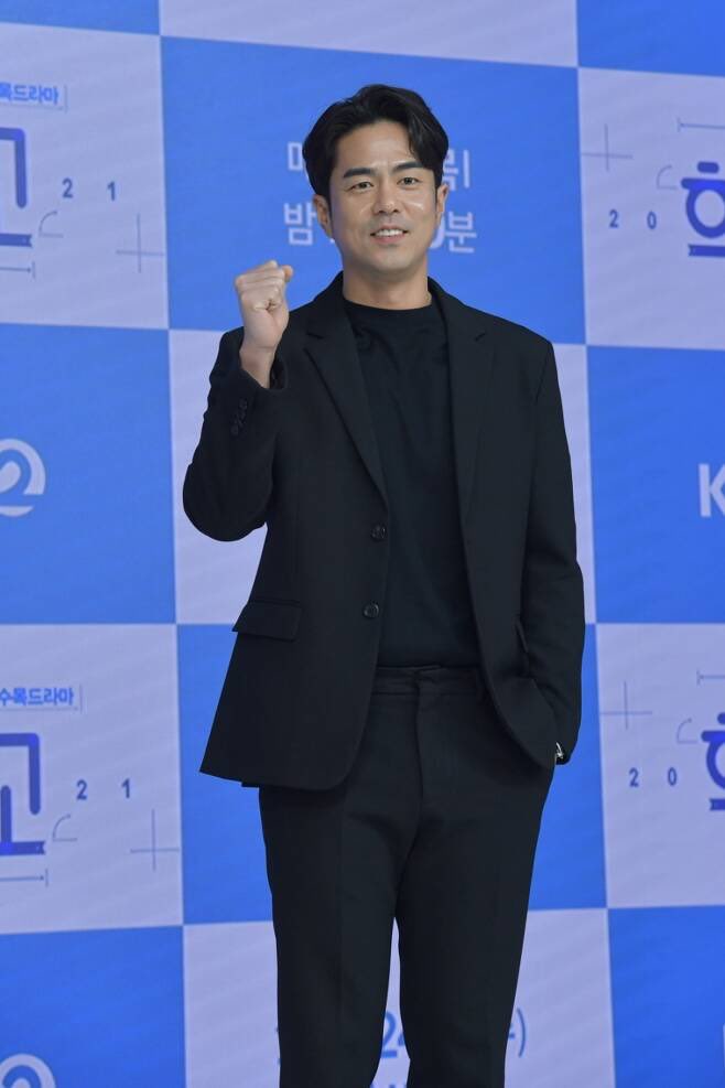 #JeonSeokHo reportedly to join tvN drama <#YumisCellsS2>, he will act a character who is #KimGoEun’s strong helper.

Broadcast in 1st half of 2022.

#Jinyoung #LeeYooBi