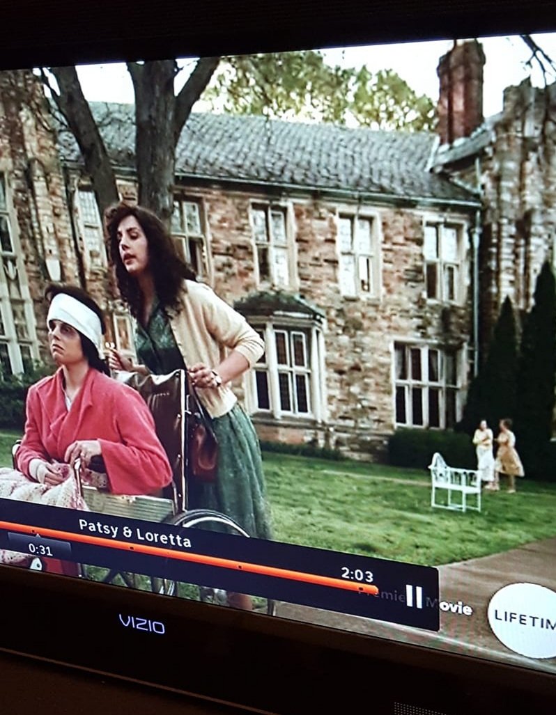 leslieinlr's tweet photo. #AnnieLive Shout Out to @meganhilty, @tarajiphenson @Instatituss for that great performance on #AnnieLive! #MeganHilty has the same birthday as my youngest daughter (3/29). She was Patsy Cline in #PatsyAndLoretta & I was in the background in a white nightgown! https://t.co/JXHMGXmINp