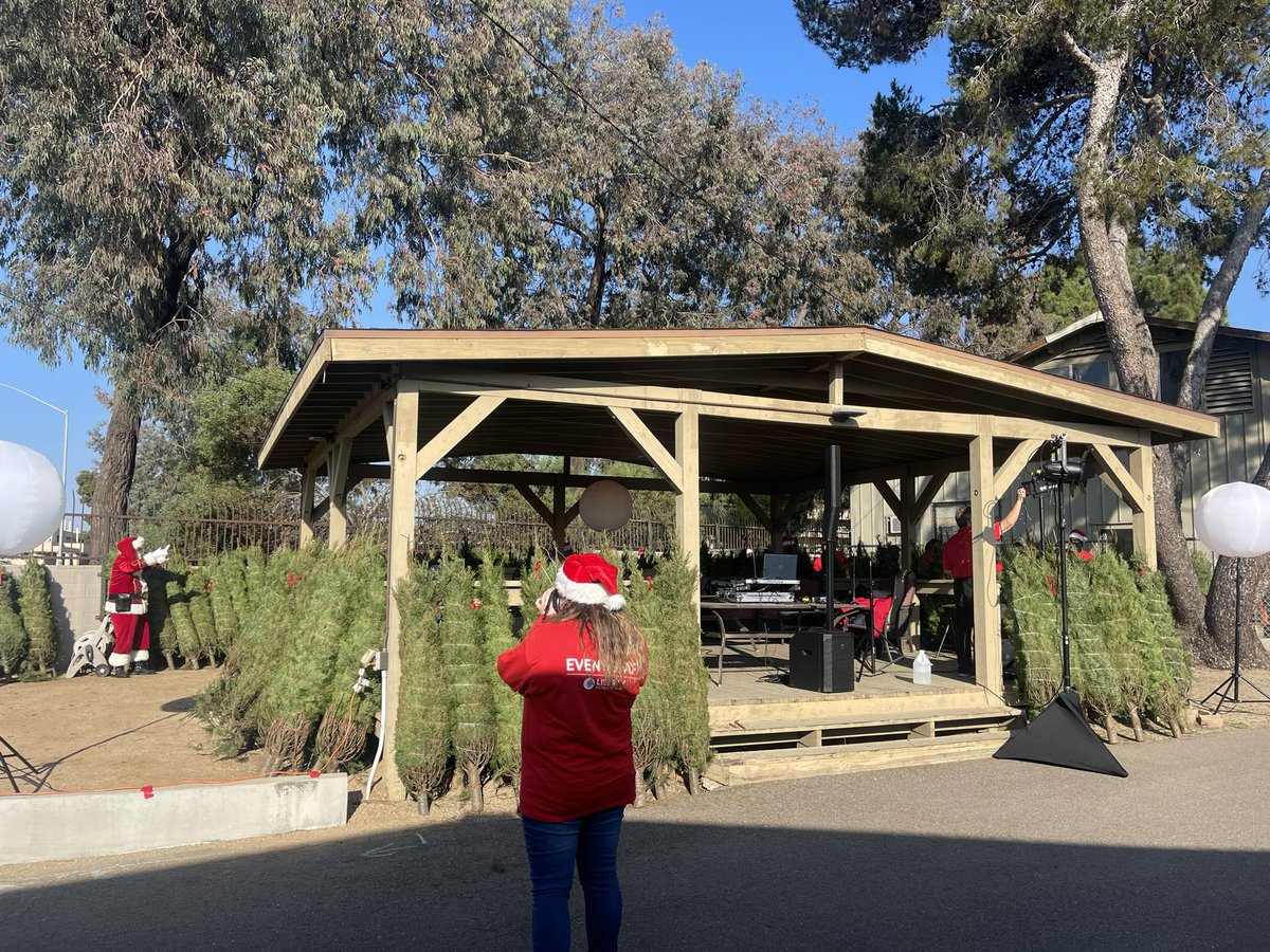 pandaviews's tweet photo. “It’s Santa! I know him!” Sooo fun at the Tree giveaway for our residents in #SDFH today that live with us at #LMH https://t.co/bMnXrHe0EF