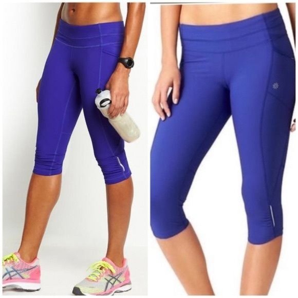 ChuckHaaland's tweet photo. So good I had to share! Check out all the items I'm loving on @Poshmarkapp #poshmark #fashion #style #shopmycloset #athleta #lostwander #barbarabui: https://t.co/zhcbpzC2zc https://t.co/HiloyTzM82