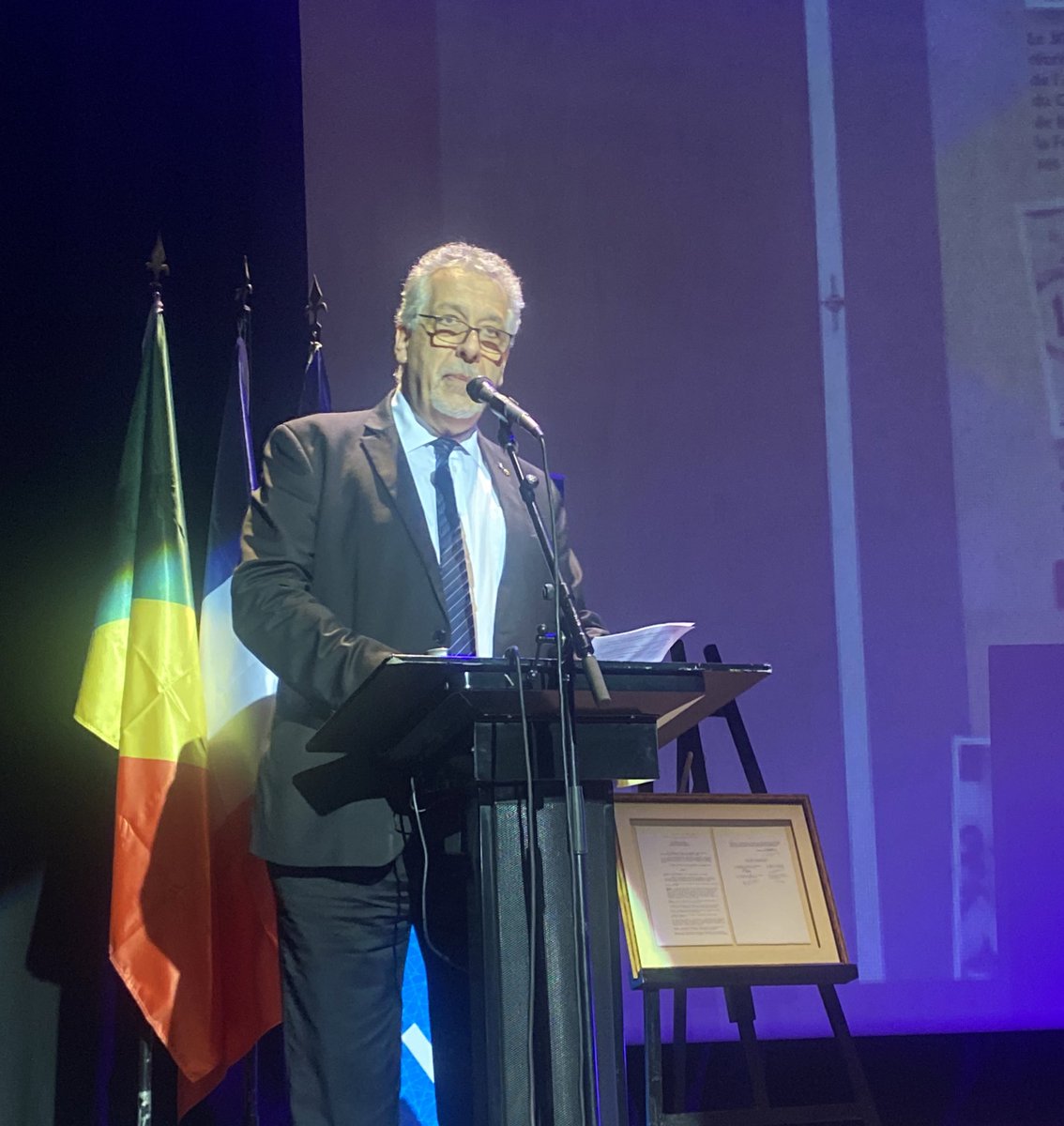 ambafran_congo's tweet photo. Célébration du 80e anniversaire de l’@AFD_France à l’IFC de #Brazzaville🇫🇷🇨🇬.
Slam, battle de BD, culture et surtout une vision tournée vers l’avenir pour bâtir un monde en commun 🌍, plus juste, plus inclusif et plus solidaire!
Merci à @Mariusca3 pour la puissance de son slam😉 https://t.co/E6Z2Ya0NMD