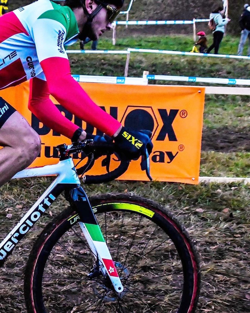 @guerciotti_official and #ursuswheels: experience and technology for the best cyclocross specialists 🇮🇹👊

#cyclocross #cyclocrossbike #carbonwheels #ciclocross #guerciotti #fattoinitalia #ridehard #ekoi #cyclocrosslife #cyclocrossrace #fietsen #fahrrad