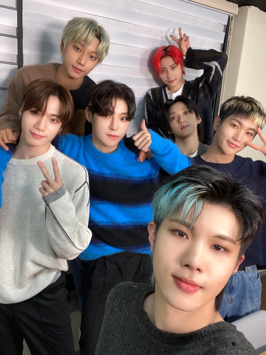 WUZO_BLITZERS's tweet photo. [📷][#BLITZERS]
BLITZERS 팬사인회 비하인드 13
더 많은 사진은 링크를 통해 확인해 보세요!
BLITZERS fan signing event behind 13
Check out the link for more photos!
​
🔗 https://t.co/0ckXy0GDZU
​
#블리처스 #실수좀할게 #WILL_MAKE_A_MISTAKE #BEHIND #비하인드 https://t.co/zGT4hSWsbF