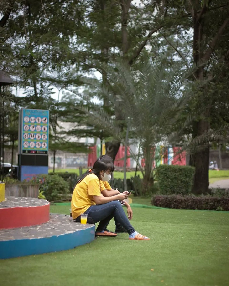 abouttng's tweet photo. Bersantai sambil ngadem sore-sore di Taman Potret, Kota Tangerang yang sudah buka kembali setiap hari pukul 07.00-17.00 WIB. Anak dibawah 12 tahun bisa masuk dengan pendampingan, dan wajib scan QR Code dengan PeduliLindungi di pintu masuk.

#abouttng https://t.co/DJ9yNne9Ux