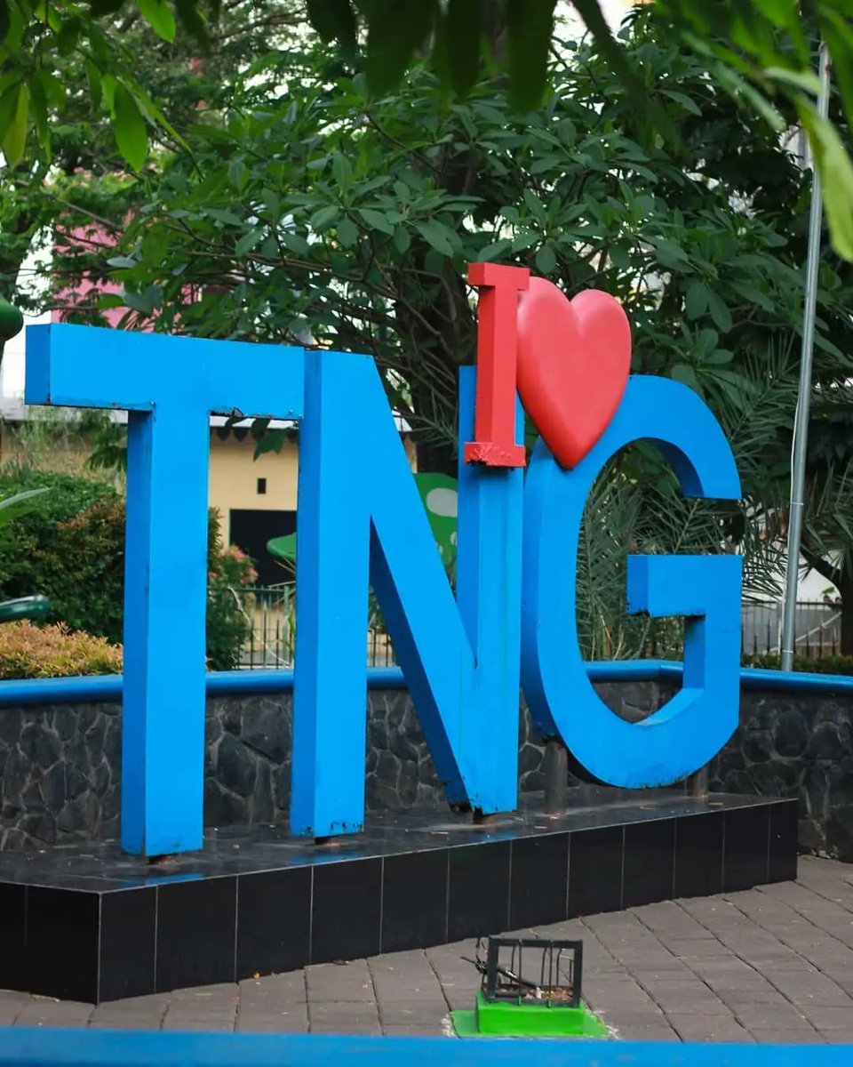 abouttng's tweet photo. Bersantai sambil ngadem sore-sore di Taman Potret, Kota Tangerang yang sudah buka kembali setiap hari pukul 07.00-17.00 WIB. Anak dibawah 12 tahun bisa masuk dengan pendampingan, dan wajib scan QR Code dengan PeduliLindungi di pintu masuk.

#abouttng https://t.co/DJ9yNne9Ux