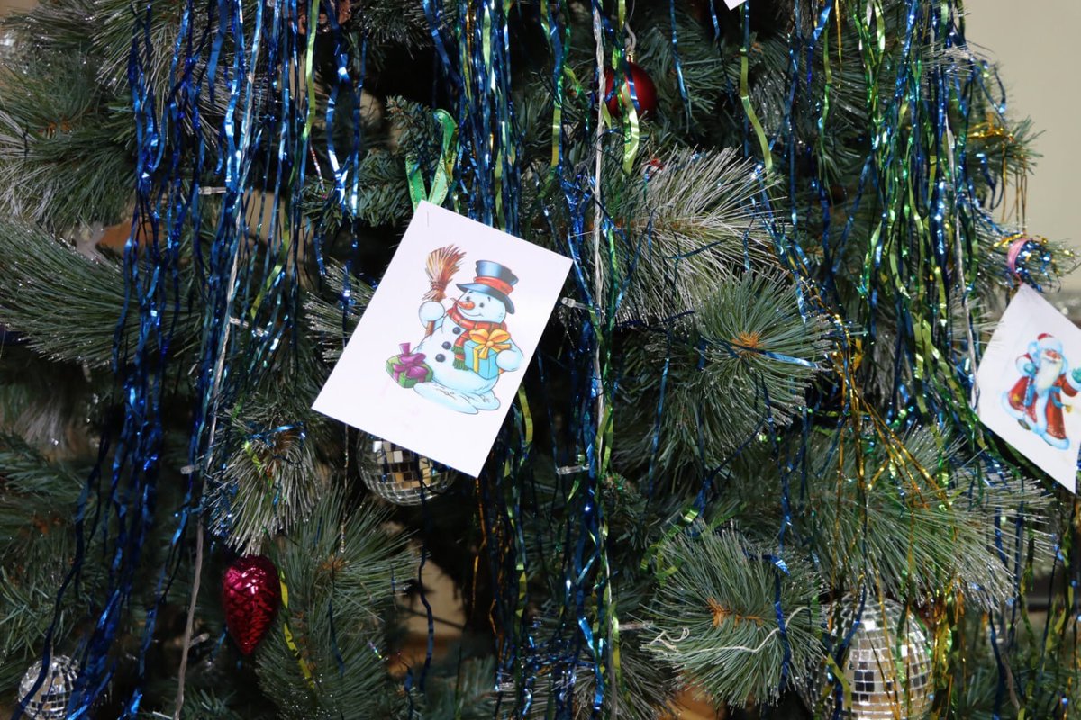 Новогодние чудеса для детей с ограниченными возможностями.В Кировском отделении <a href="/SamKCSON/">ГКУ СО КЦСОН Самарского округа</a> установлена «Ёлка чудес», украшенная открытками с пожеланиями. Взяв открытку, вы сможете исполнить заветное желание ребенка и стать для него Дедом Морозом. Самара, ул.Победы,168
<a href="/Rudakov_i_a/">Рудаков Игорь Александрович</a>