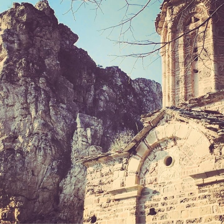 Абе дојдете си кај мене на Св.Никола Шишевски, на по едно горко кафе на видиковец 😌😁