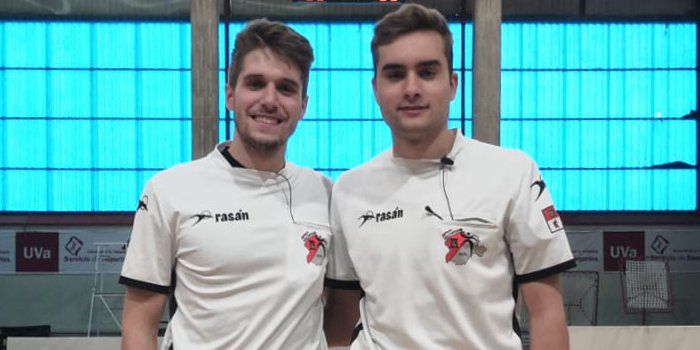 ctacylbm's tweet photo. El Comité Técnico Arbitral de la @RFEBalonmano ha dado a conocer la relación de árbitros designados para dirigir encuentros en el @cesabm2022 que tendrá lugar en Murcia durante los primeros días del mes de enero.
https://t.co/3jkHZvdHns https://t.co/aekWUBLHbu