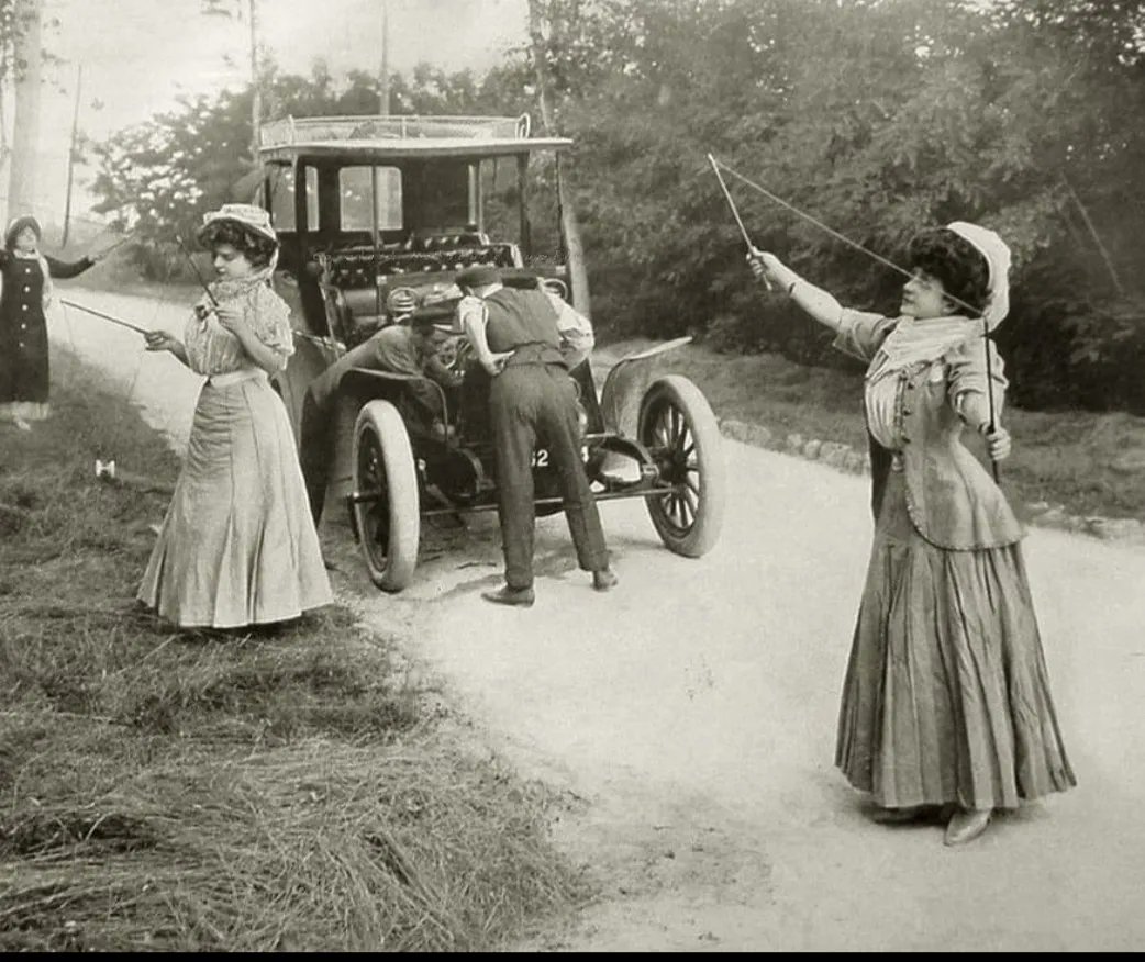 Красивые девушки 19 века. Люди в начале 20 века. Женщины начала 20 века. Старинные любовные открытки. Викторианские дамы.