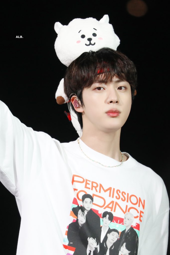 ALittleBraver92's tweet photo. 211202 #Jin #진 #석진 #김석진 @BTS_twt https://t.co/bXtGTZEOOX