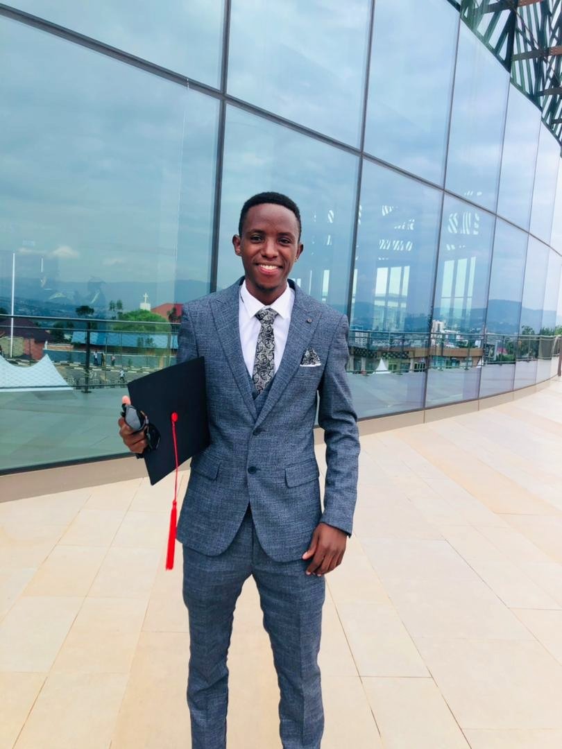 jesuis_samy's tweet photo. It's finally it's home🎓😊
Thank you Lord 🙏 https://t.co/56UEr55mLV