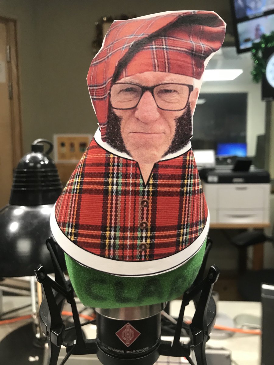 We don’t have a Christmas tree 🎄 in the ⁦<a href="/BBCRadio2/">BBC Radio 2</a>⁩ ⁦<a href="/bbc5live/">BBC Radio 5 Live</a>⁩ newsbooth, but my mic muff is green so it’ll do for my ⁦<a href="/RealKenBruce/">Ken Bruce</a>⁩ Christmas decoration!